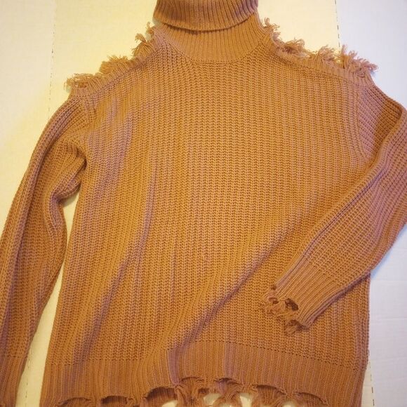 Almost famous cold shoulder turtleneck with fringe trim - Picture 4 of 7